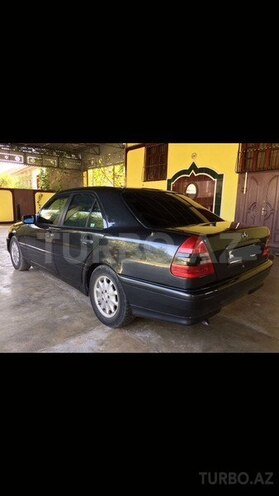 Mercedes C 200 1997, 242,000 km - 2.0 l - Saatlı