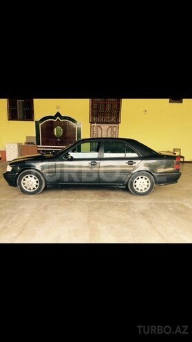 Mercedes C 200 1997, 242,000 km - 2.0 l - Saatlı