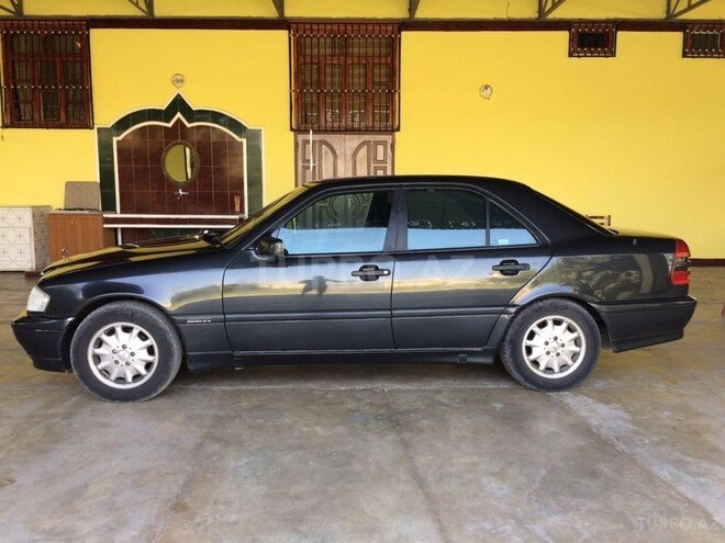 Mercedes C 200 1997, 254,000 km - 2.0 l - Saatlı