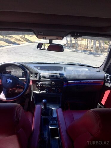 BMW 525 1994, 255,000 km - 2.5 l - Bakı