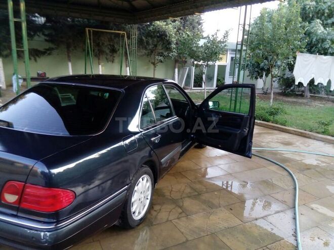 Mercedes E 240 1997, 395,241 km - 2.4 л - Bakı