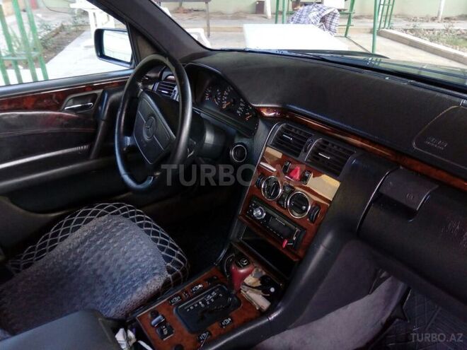 Mercedes E 240 1997, 395,241 km - 2.4 л - Bakı