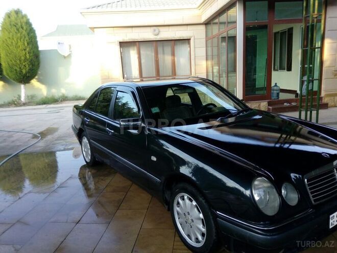 Mercedes E 240 1997, 395,241 km - 2.4 л - Bakı