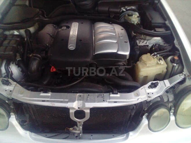 Mercedes E 220 2001, 320,000 km - 2.2 l - Bakı