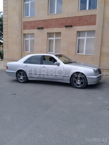 Mercedes E 200 2000, 230,000 km - 2.0 l - Şamaxı
