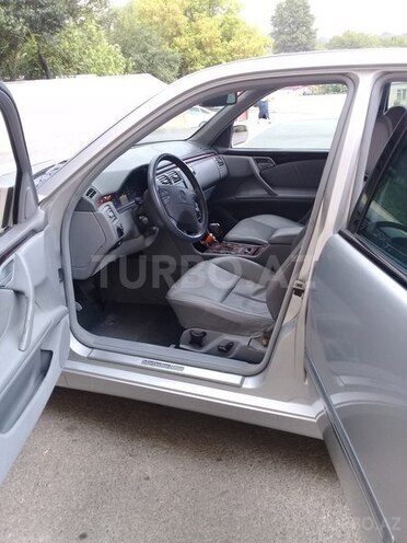 Mercedes E 200 2000, 230,000 km - 2.0 l - Şamaxı