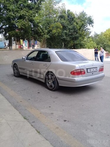 Mercedes E 200 2000, 230,000 km - 2.0 l - Şamaxı