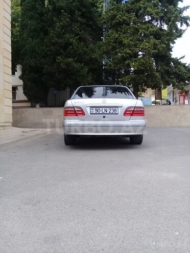 Mercedes E 200 2000, 230,000 km - 2.0 l - Şamaxı