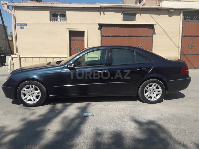 Mercedes E 220 2003, 300,000 km - 2.2 l - Bakı