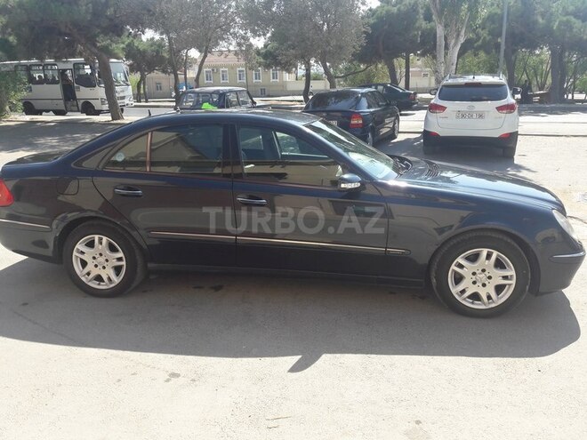 Mercedes E 220 2003, 300,000 km - 2.2 l - Bakı