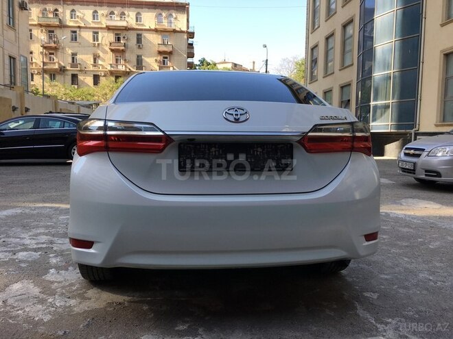 Toyota Corolla 2016, 13,000 km - 1.6 л - Bakı
