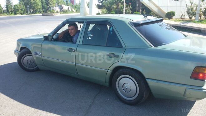 Mercedes E 230 1989, 410,000 km - 2.3 l - Bakı
