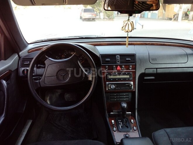 Mercedes C 230 1997, 290,000 km - 2.3 l - Sumqayıt