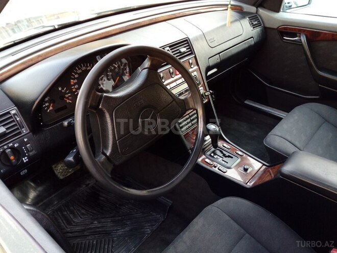 Mercedes C 230 1997, 290,000 km - 2.3 l - Sumqayıt
