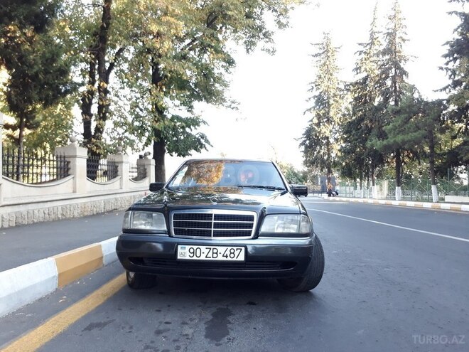 Mercedes C 250 1994, 500,000 km - 2.5 l - Zaqatala