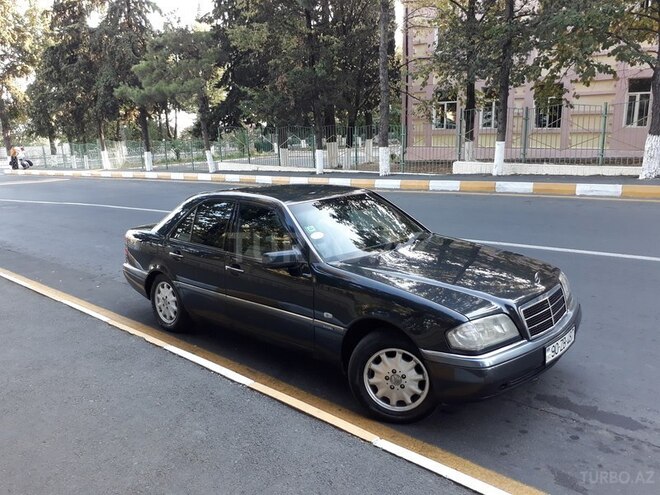 Mercedes C 250 1994, 500,000 km - 2.5 l - Zaqatala