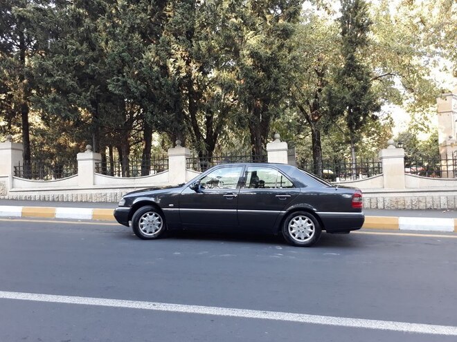 Mercedes C 250 1994, 500,000 km - 2.5 l - Zaqatala
