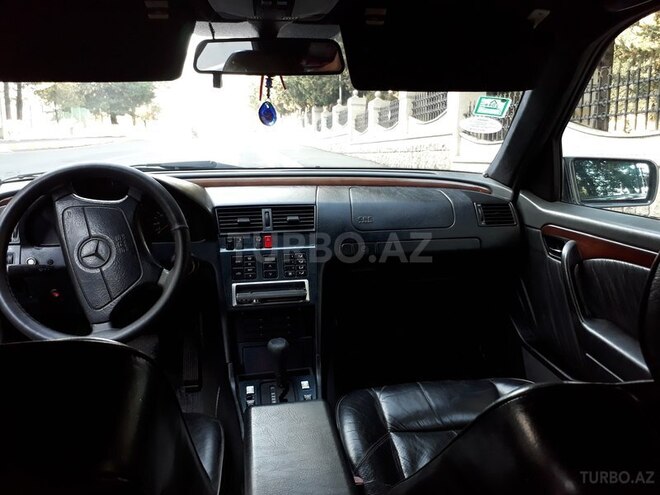 Mercedes C 250 1994, 500,000 km - 2.5 l - Zaqatala