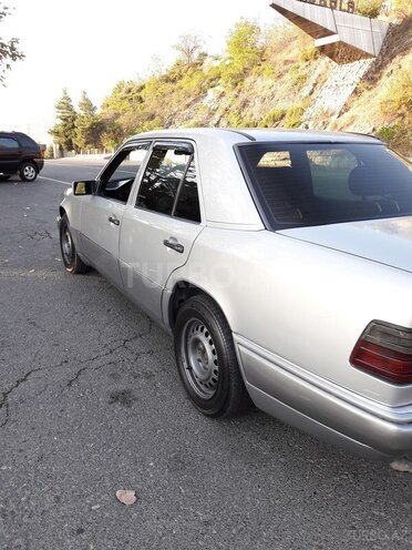 Mercedes E 300 1994, 59,200 km - 3.0 l - Qəbələ