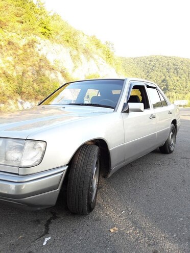 Mercedes E 300 1994, 59,200 km - 3.0 l - Qəbələ