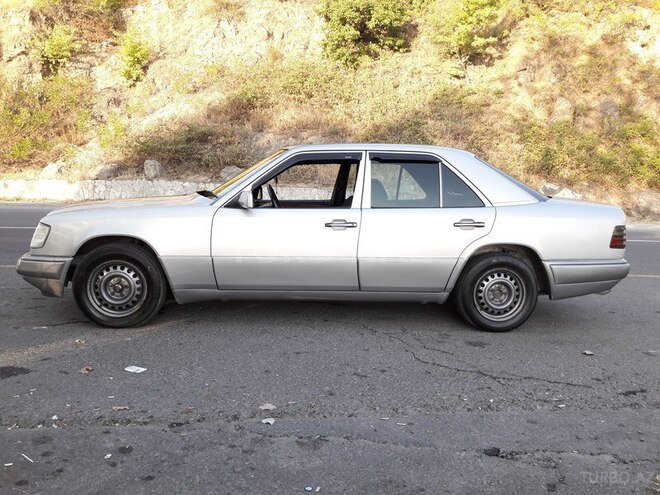 Mercedes E 300 1994, 59,200 km - 3.0 l - Qəbələ