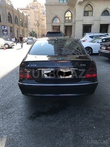 Mercedes E 220 2004, 298,000 km - 2.2 l - Bakı