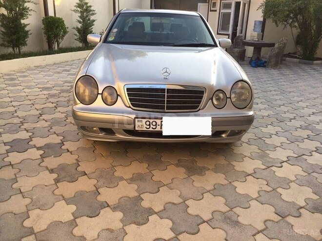 Mercedes E 220 2000, 141,000 km - 2.2 l - Bakı