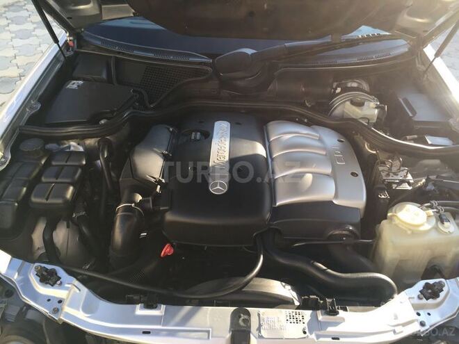 Mercedes E 220 2000, 141,000 km - 2.2 l - Bakı