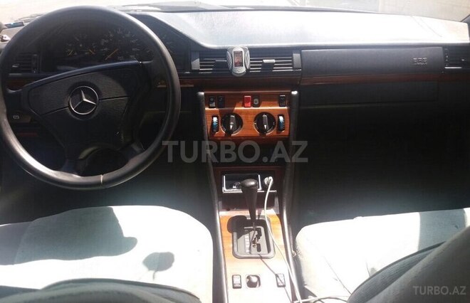 Mercedes E 200 1994, 325,846 km - 2.0 l - Bakı