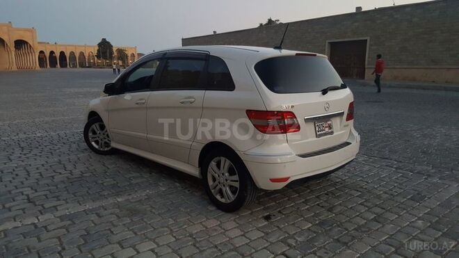 Mercedes B 170 2011, 34,000 km - 1.7 l - Bakı