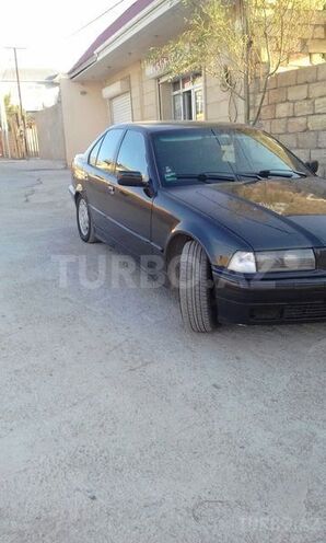 BMW 318 1992, 175,000 km - 1.8 л - Bakı