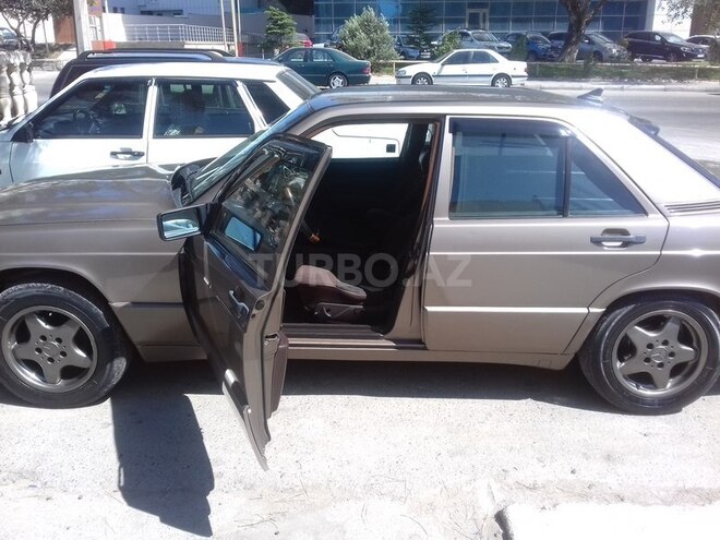 Mercedes 190 1990, 275,000 km - 2.0 л - Bakı