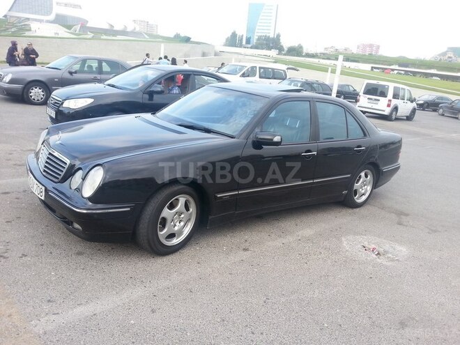 Mercedes E 270 2002, 215,000 km - 2.7 l - Bakı