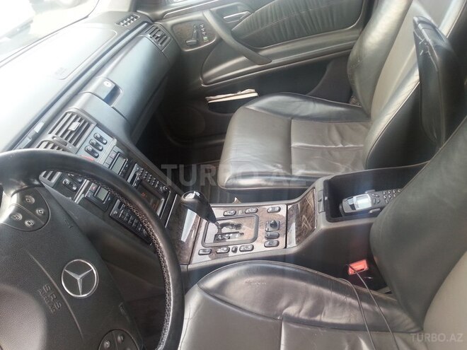 Mercedes E 270 2002, 215,000 km - 2.7 l - Bakı