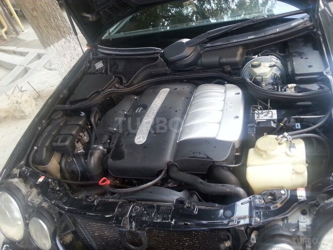 Mercedes E 270 2002, 215,000 km - 2.7 l - Bakı