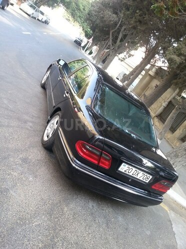 Mercedes E 270 2002, 215,000 km - 2.7 l - Bakı