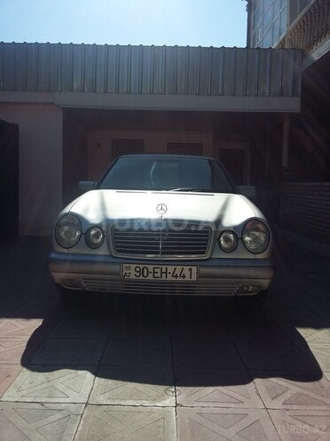 Mercedes E 240 1999, 267,000 km - 0.2 l - Bakı