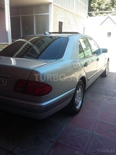 Mercedes E 240 1999, 267,000 km - 0.2 l - Bakı