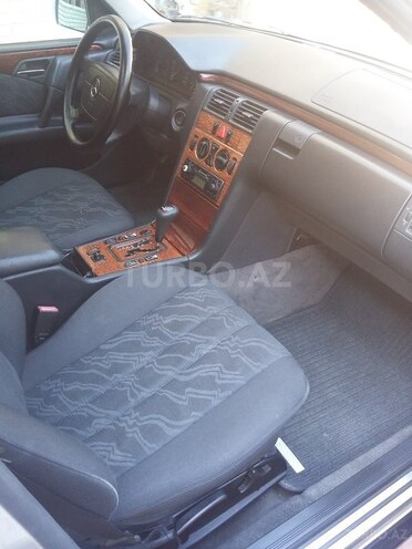 Mercedes E 240 1999, 267,000 km - 0.2 l - Bakı