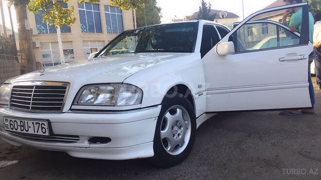 Mercedes C 240 2000, 119,000 km - 2.4 l - Bakı