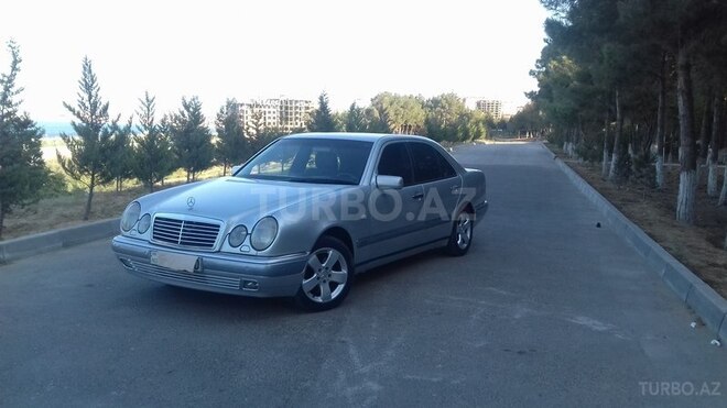 Mercedes E 240 1999, 250,000 km - 2.4 l - Sumqayıt
