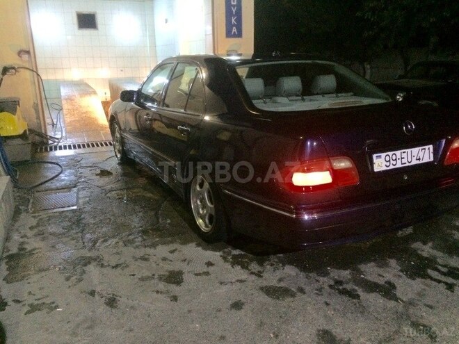 Mercedes E 200 2001, 196,000 km - 2.0 l - Bakı