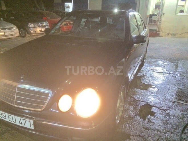 Mercedes E 200 2001, 196,000 km - 2.0 l - Bakı