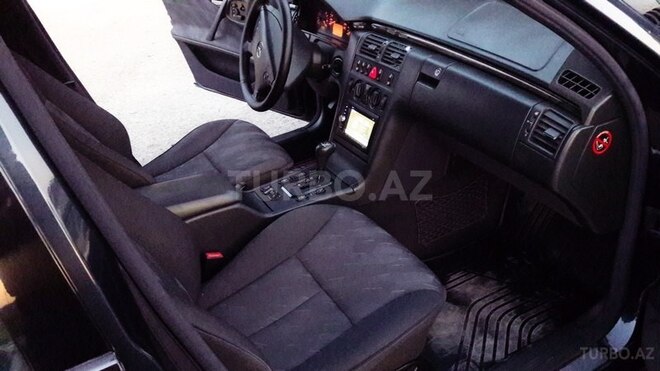 Mercedes E 280 1999, 235,700 km - 2.8 l - Şəmkir