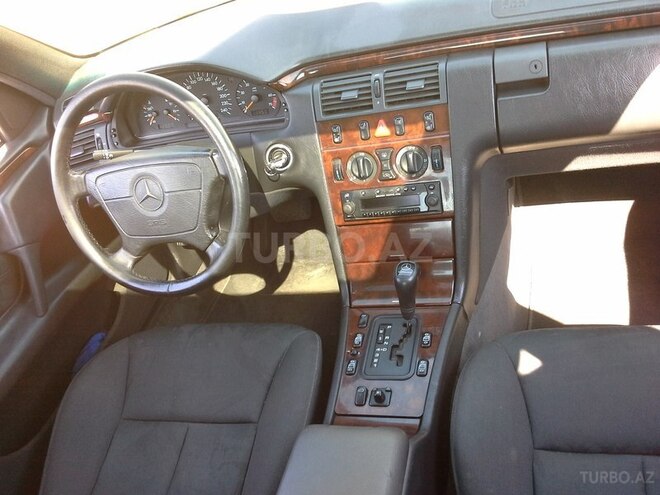 Mercedes E 200 1998, 287,000 km - 2.0 l - Bakı