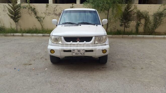 Mitsubishi Pajero io 1999, 250,000 km - 1.8 l - Bakı