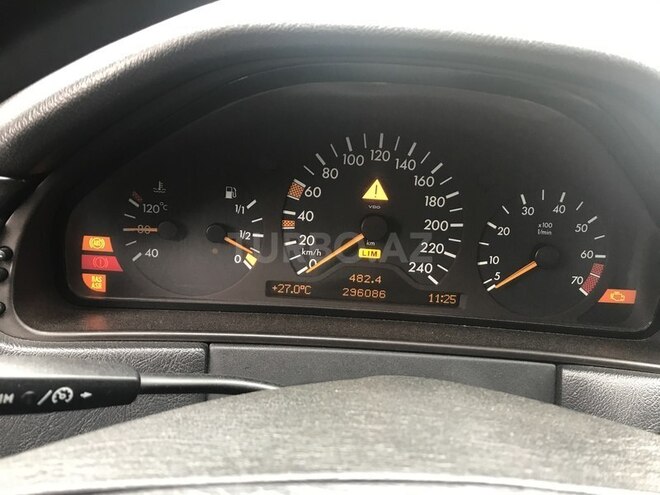 Mercedes E 240 1999, 250,000 km - 2.4 l - Sumqayıt