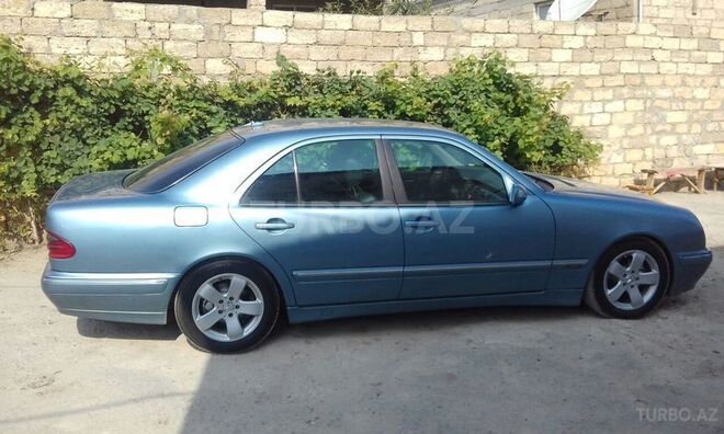 Mercedes E 220 2002, 300,000 km - 2.2 l - Bakı