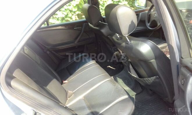 Mercedes E 220 2002, 300,000 km - 2.2 l - Bakı