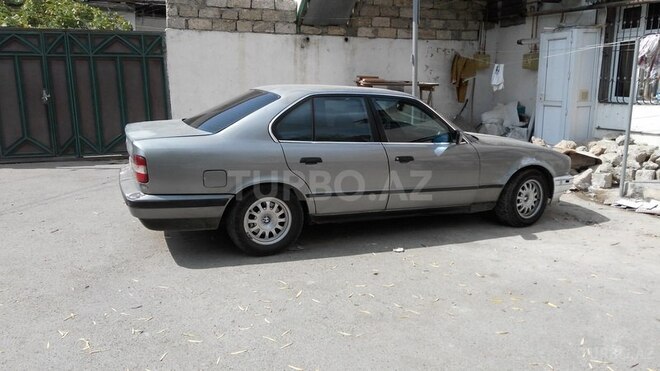 BMW 535 1988, 300,000 km - 3.5 л - Bakı